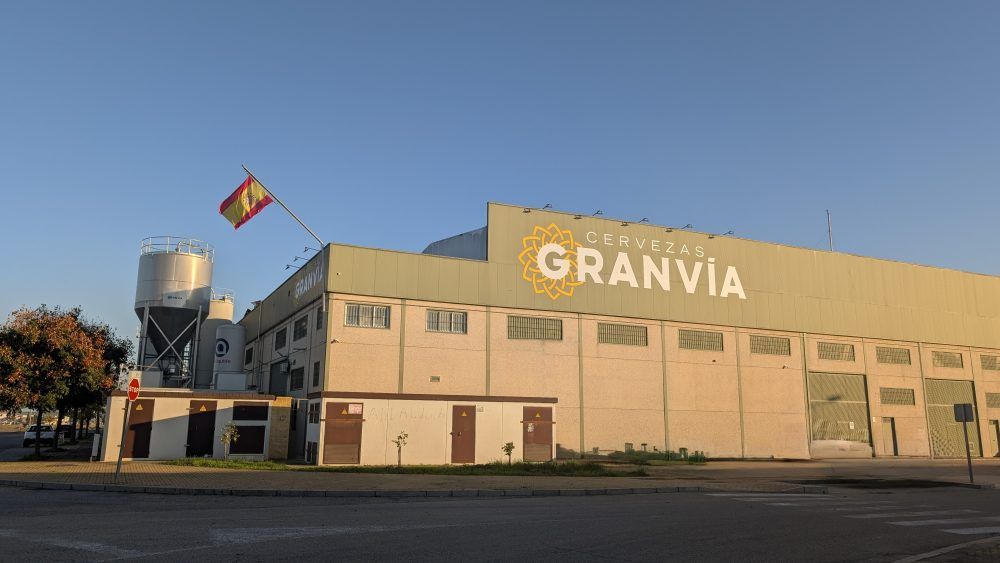 Imagen de la fábrica de Cervezas Gran Vía: Auténtica cerveza sin gluten en Sevilla